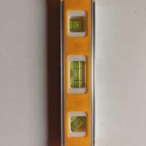 Oranssi vesivaaka 23cm magneetilla